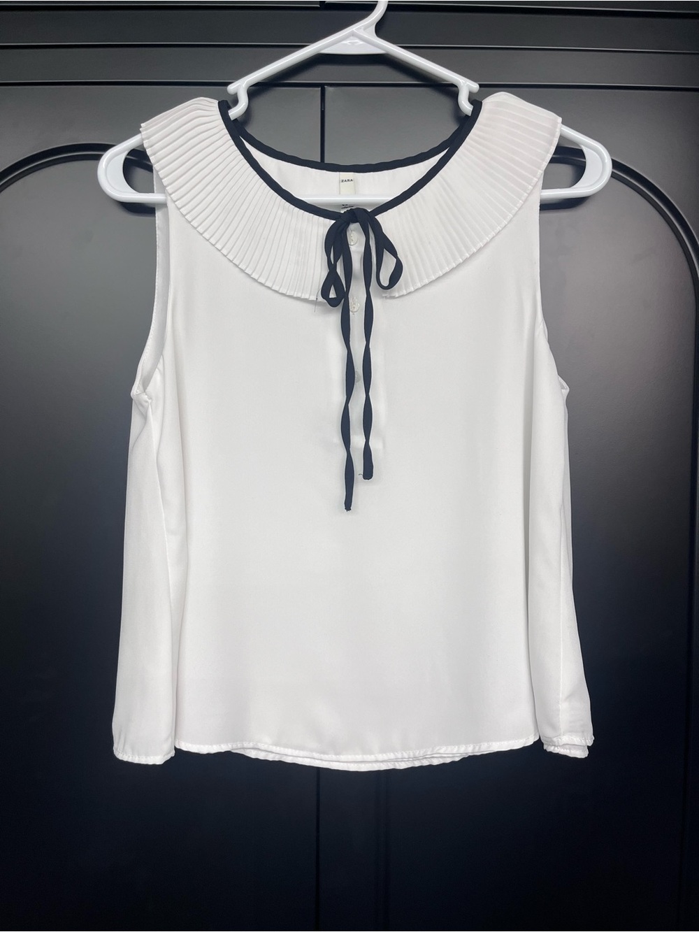Zara White Sleeveless Pleated Collar Top with Black Trim